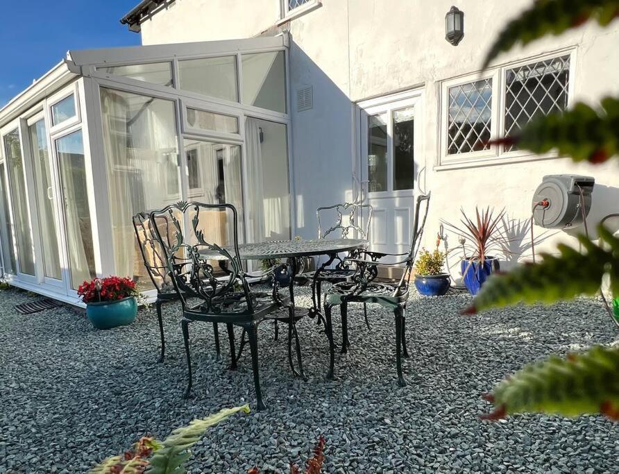 Charming Hedgehog With Ev Charger Holiday home *