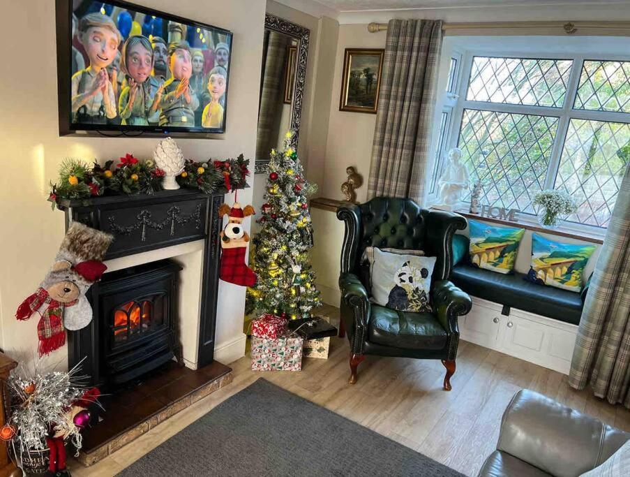 Holiday home Charming Hedgehog With Ev Charger *